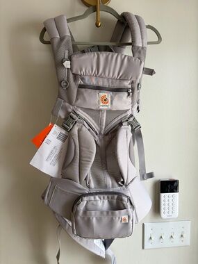 NWT Ergobaby Omni 360